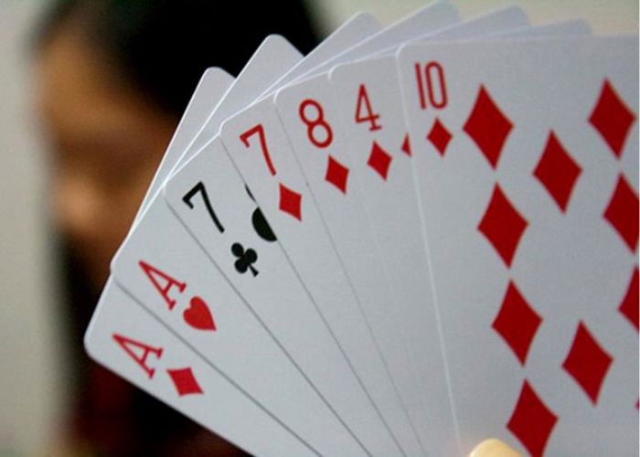 Cách thắng trắng tiến lên với 5 đôi thông